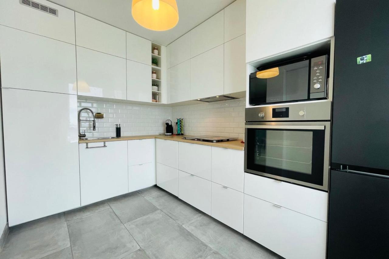 Bright Apartment In A New Building With Garage Tours Exterior foto